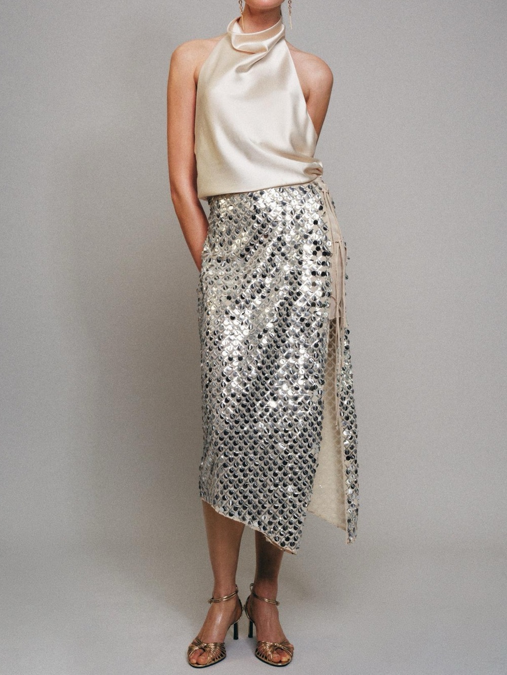 ASYMMETRIC SEQUIN MIDI SKIRT

Zara Silver Sequin Wrap Midi Skirt